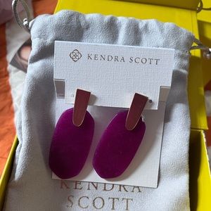 NWOT Kendra Scott Marty Earrings